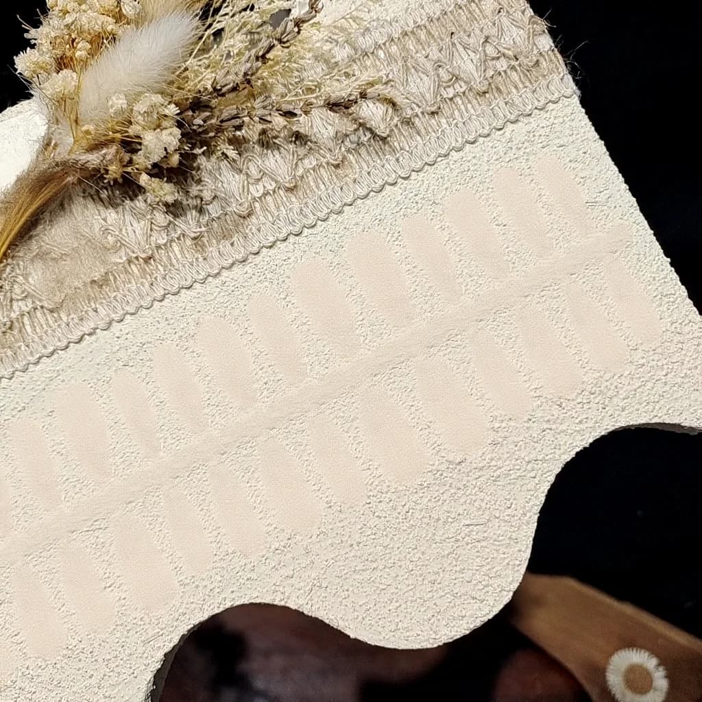 Růžové nalepovací nehty s kočičím okem, střední ovál, glitrový povrch