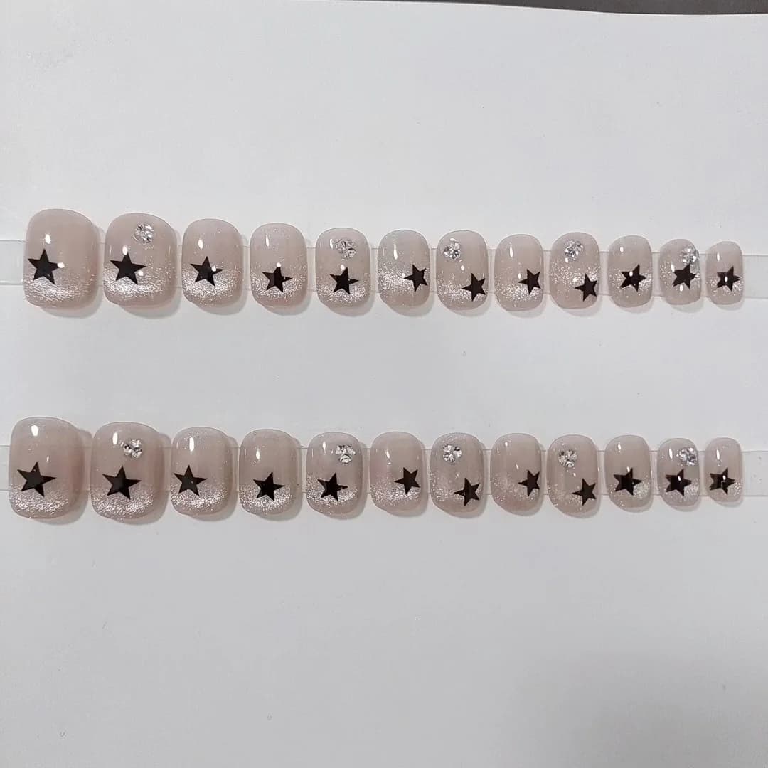 Nalepovací nehty Cat Eye, krátké kulaté, hvězdicový vzor, 24 ks, opakovaně použitelné
