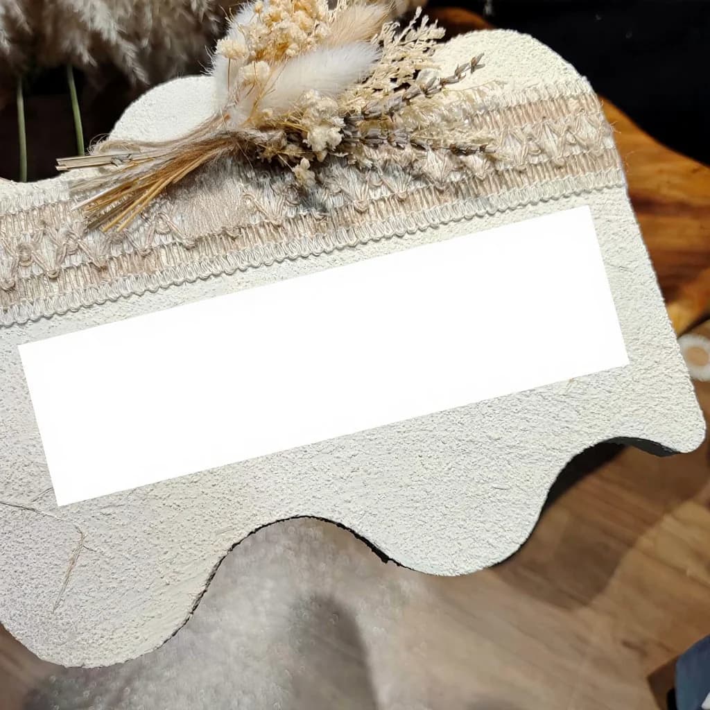 Krátké oválné nalepovací nehty s kočičím okem a skleněnými korálky