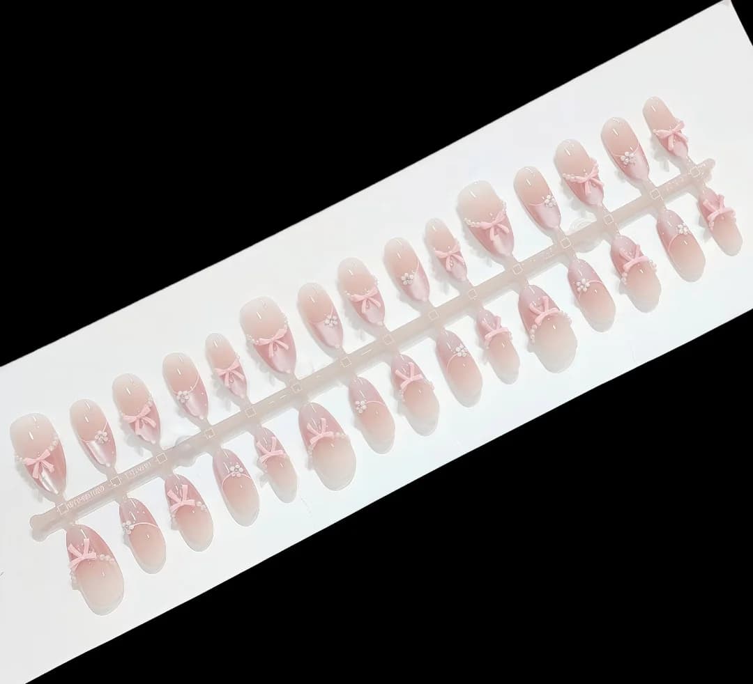 Nalepovací nehty s efektem kočičího oka a glitry, středně oválné, 30 kusů