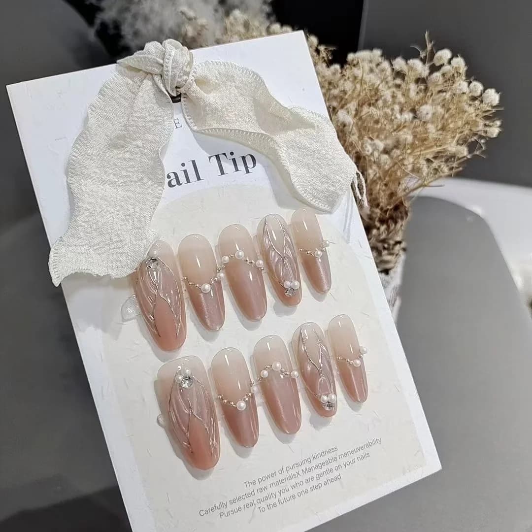 Mořská víla Cat Eye nalepovací nehty s perlami a kamínky