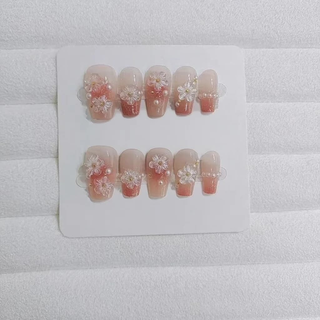 Květinové nalepovací nehty, krátký tvar coffin, roztomilý blush design, 10 kusů