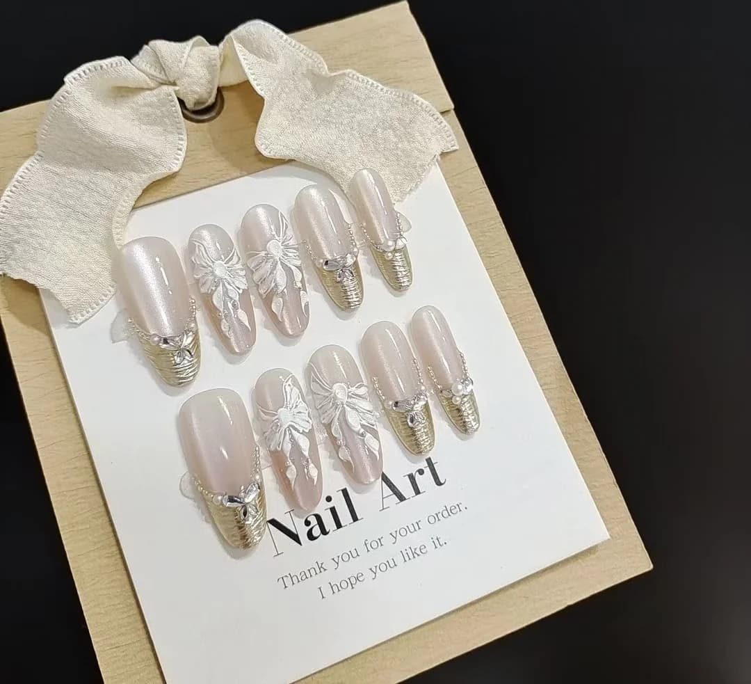 Nalepovací nehty s 3D motýly a květy, dlouhý tvar stiletto