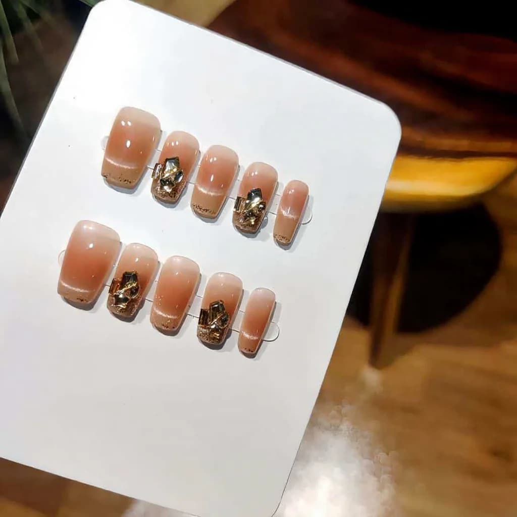 Nalepovací nehty Cat Eye Blush s kamínky, krátký coffin, 30 ks