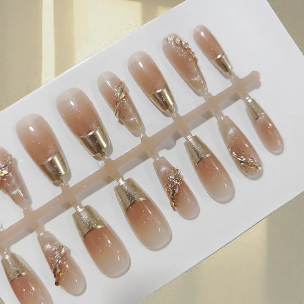 Nalepovací nehty French Tip se zlatým lemem a glitry, 30 ks