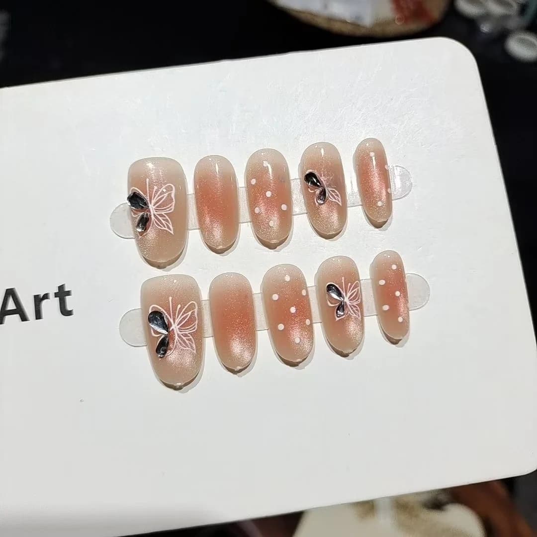 Nalepovací nehty Cat Eye se skleněnými korálky a kamínky