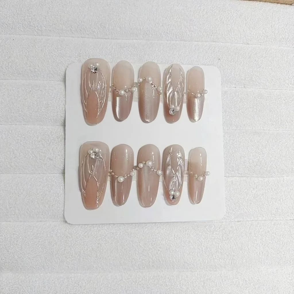 Mořská víla Cat Eye nalepovací nehty s perlami a kamínky