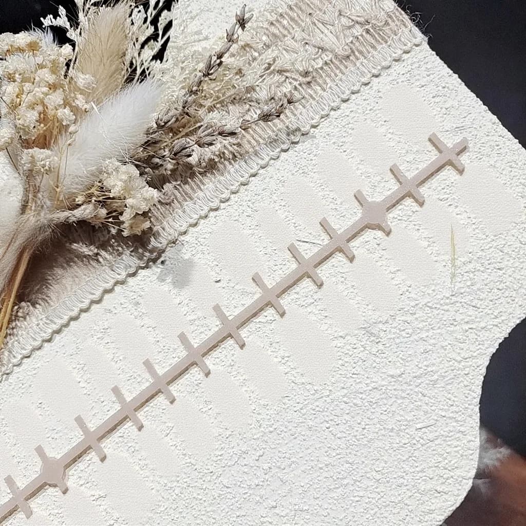 Nalepovací nehty s efektem kočičího oka, třešňové květy a kamínky