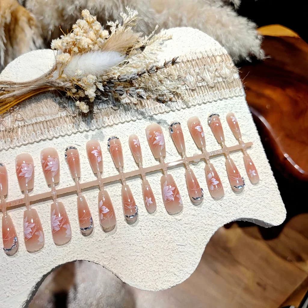 Květinové nalepovací nehty s kamínky, dlouhý gradientní růžový design