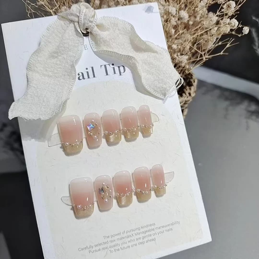 Nalepovací nehty French tip s motýlkem, jemně růžová, 10 kusů
