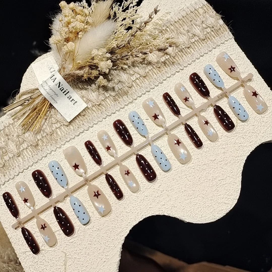 Nalepovací nehty Cat Eye hnědo-modrý hvězdný design 30 kusů