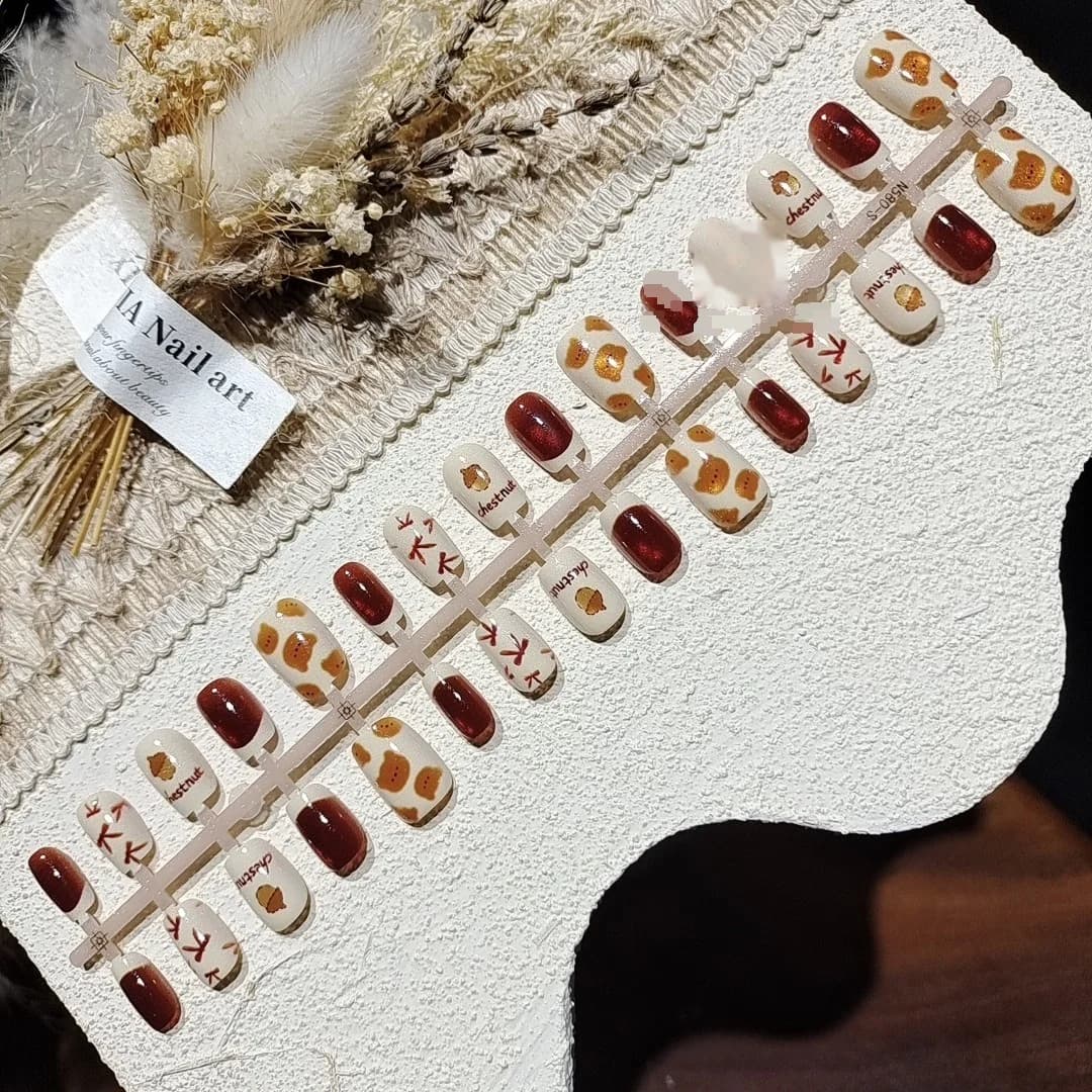 Nalepovací nehty Cat Eye kaštanový medvěd krátký tvar baletky třpyt