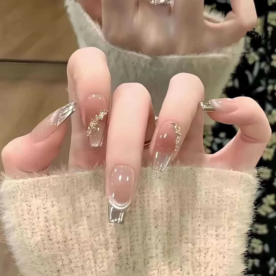 Nalepovací nehty French Tip se zlatým lemem a glitry, 30 ks
