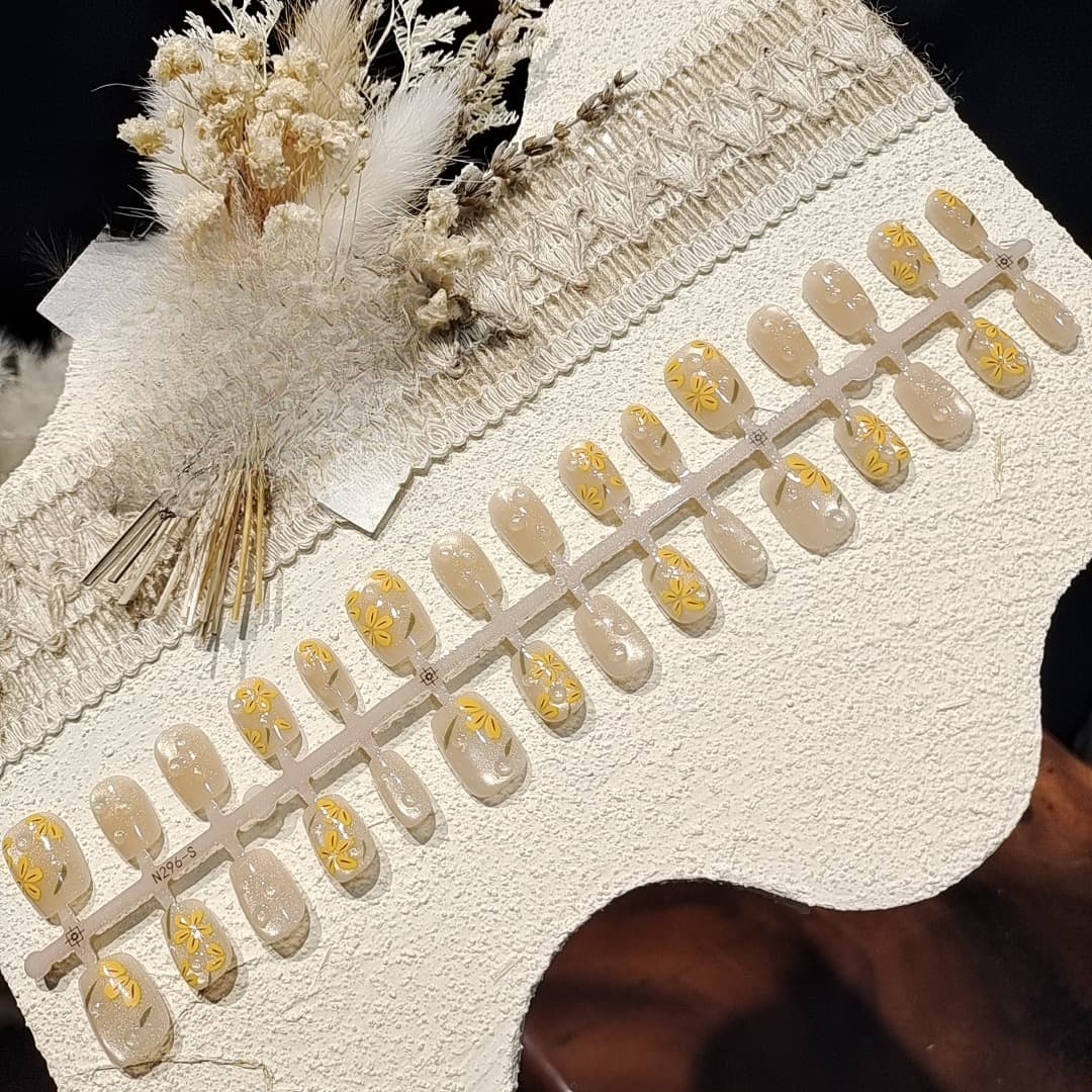 Krátké nalepovací nehty ballerina, sladký pomerančový květ, kočičí oko