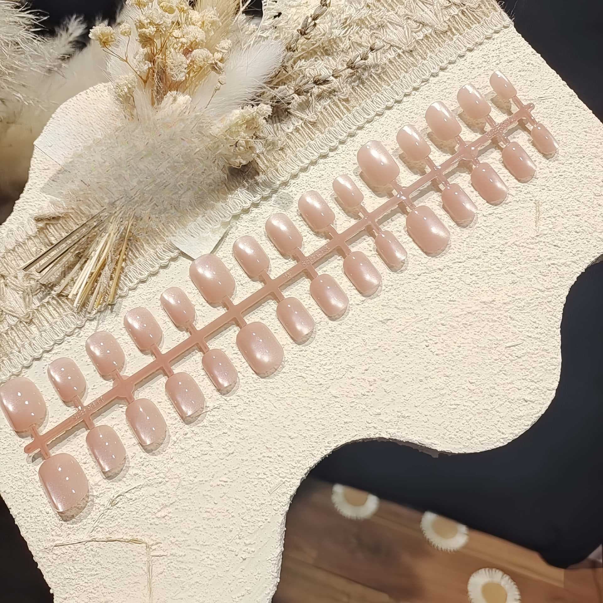 Růžové nehty na lepení Cat Eye s efektem skleněných perliček, sada plné velikosti